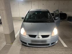 Grau Gebraucht 2004 Mitsubishi Colt Kleinwagen | 500 €