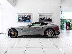 Grau Gebraucht 2015 Ferrari F12 | 269.000 € (Teuer)