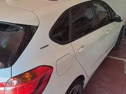 Weiß Gebraucht 2018 BMW 225 Active Tourer iPerformance Van / Kleinbus | 15.700 € (Guter Preis)