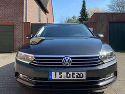 Grau Gebraucht 2018 VW Passat Comfortline Kombi | 17.999 € (Fairer Preis)