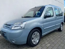 Hellblau Gebraucht 2003 Citroën Berlingo Van / Kleinbus | 2.990 € (Teuer)