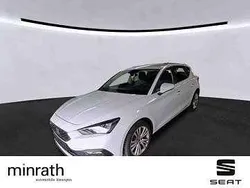 Weiß Gebraucht 2024 Seat Leon Style Limousine | 20.970 € (Guter Preis)