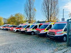 Weiß Gebraucht 2018 Ford Transit Limousine | 21.490 €