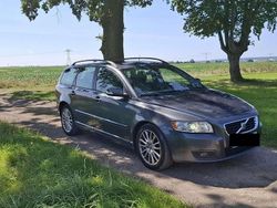 Grau Gebraucht 2008 Volvo V50 Momentum Kombi | 5.490 € (Teuer)