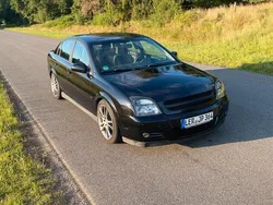 Schwarz Gebraucht 2003 Opel Vectra Limousine | 1.950 € (Etwas zu teuer)