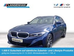 Blau Gebraucht 2024 BMW 330e Sport Line Kombi | 38.949 € (Fairer Preis)