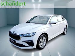 Candyweiß (weiß) Gebraucht 2024 Skoda Scala Essence Kleinwagen | 19.950 € (Fairer Preis)