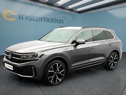 Grau Gebraucht 2024 VW Touareg SUV | 74.649 € (Teuer)