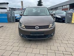 Braun Gebraucht 2011 VW Touran Highline Van / Kleinbus | 5.999 € (Etwas zu teuer)