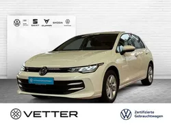 Weiß Gebraucht 2024 VW Golf VIII Life Kleinwagen | 27.750 € (Fairer Preis)