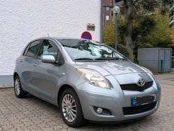 Silber Gebraucht 2009 Toyota Yaris Kleinwagen | 1.800 €