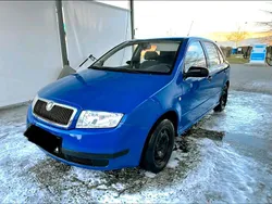 Blau Gebraucht 2002 Skoda Fabia Kleinwagen | 900 € (Guter Preis)