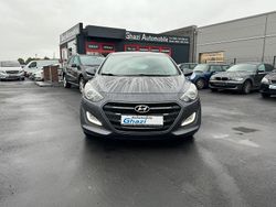 Grau Gebraucht 2016 Hyundai i30 Kleinwagen | 6.390 € (Fairer Preis)