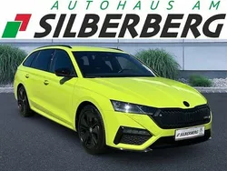Grün Gebraucht 2022 Skoda Octavia RS Kombi | 34.949 € (Etwas zu teuer)