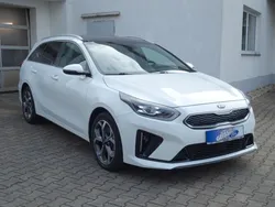 Weiß Gebraucht 2020 Kia Ceed Sportswagon Platinum Edition Kombi | 22.990 € (Fairer Preis)