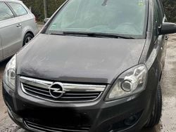 Grau Gebraucht 2012 Opel Zafira Family Van / Kleinbus | 3.000 € (Guter Preis)