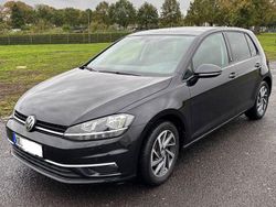 Schwarz Gebraucht 2017 VW Golf VII Edition Limousine | 9.999 € (Fairer Preis)