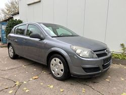 Grau Gebraucht 2005 Opel Astra Limousine | 4.495 €