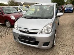 Silberperleffekt Gebraucht 2010 Daihatsu Cuore Kleinwagen | 4.790 €