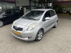 Grau Gebraucht 2006 Toyota Yaris Luna | 990 €