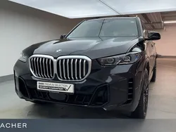 Saphirschwarz Gebraucht 2024 BMW X5 Comfort Edition SUV | 83.998 € (Superpreis)