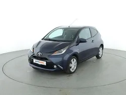 Blau Gebraucht 2015 Toyota Aygo X-play Kleinwagen | 8.280 € (Fairer Preis)