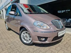 Beige Gebraucht 2010 Lancia Musa Van / Kleinbus | 3.999 € (Fairer Preis)