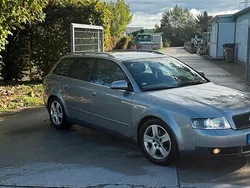 Grau Gebraucht 2003 Audi A4 Kombi | 2.200 € (Guter Preis)