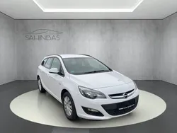 Weiß Gebraucht 2015 Opel Astra Selection Kombi | 5.490 € (Guter Preis)