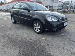 Schwarz Gebraucht 2011 Kia Rio Vision Limousine | 2.250 € (Guter Preis)