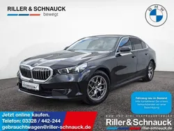 Black sapphire Gebraucht 2024 BMW 520 Comfort Edition Limousine | 53.950 € (Guter Preis)