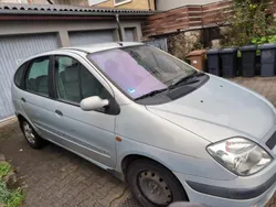 Grau Gebraucht 2002 Renault Scénic Van / Kleinbus | 850 € (Fairer Preis)