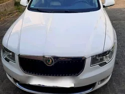 Weiß Gebraucht 2010 Skoda Superb Limousine | 5.000 € (Fairer Preis)