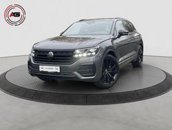 Grau Gebraucht 2023 VW Touareg R-line SUV | 60.980 € (Guter Preis)