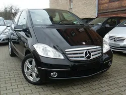 Schwarz metallic Gebraucht 2011 Mercedes A160 Avantgarde Van / Kleinbus | 6.990 € (Fairer Preis)