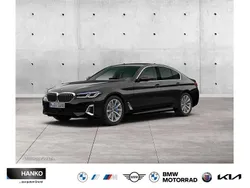 Saphirschwarz metallic Gebraucht 2022 BMW 540 Efficient Dynamics Limousine | 49.900 € (Fairer Preis)