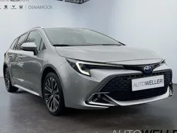 Shimmering silver metallic Neu 2024 Toyota Corolla Team Kombi | 37.980 €
