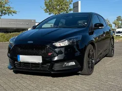 Schwarz Gebraucht 2017 Ford Focus ST Limousine | 12.750 € (Guter Preis)
