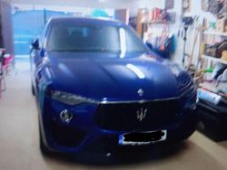 Blau Gebraucht 2021 Maserati Levante SUV | 57.000 € (Teuer)