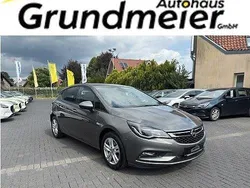 Grau Gebraucht 2017 Opel Astra Active Limousine | 10.789 € (Fairer Preis)