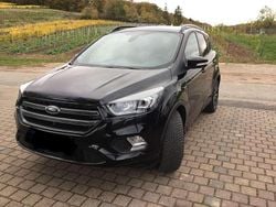 Schwarz Gebraucht 2018 Ford Kuga ST-Line SUV | 13.300 € (Guter Preis)
