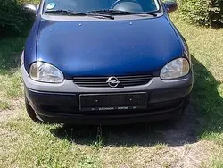 Blau Gebraucht 2000 Opel Corsa Kleinwagen | 500 €