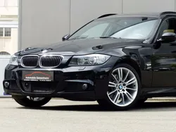 Schwarz Gebraucht 2011 BMW 330 Comfort Edition Kombi | 25.900 €