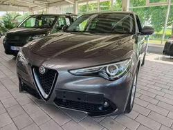 Grau metallic Gebraucht 2018 Alfa Romeo Stelvio Super SUV | 27.200 € (Etwas zu teuer)