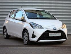 Weiß Gebraucht 2019 Toyota Yaris Hybrid Comfort Limousine | 10.990 € (Guter Preis)
