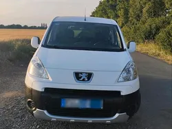 Weiß Gebraucht 2012 Peugeot Partner Tepee Van / Kleinbus | 3.700 € (Fairer Preis)