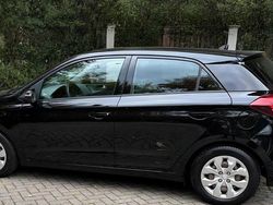 Schwarz Gebraucht 2016 Hyundai i20 Kleinwagen | 6.950 € (Fairer Preis)