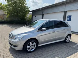 Silber Gebraucht 2008 Mercedes B200 Van / Kleinbus | 5.990 € (Fairer Preis)