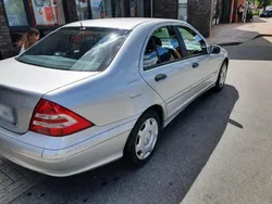 Silber Gebraucht 2004 Mercedes C180 Limousine | 2.450 €