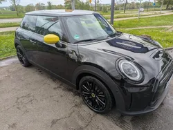 Schwarz Gebraucht 2021 Mini Cooper SE Kleinwagen | 18.400 € (Fairer Preis)